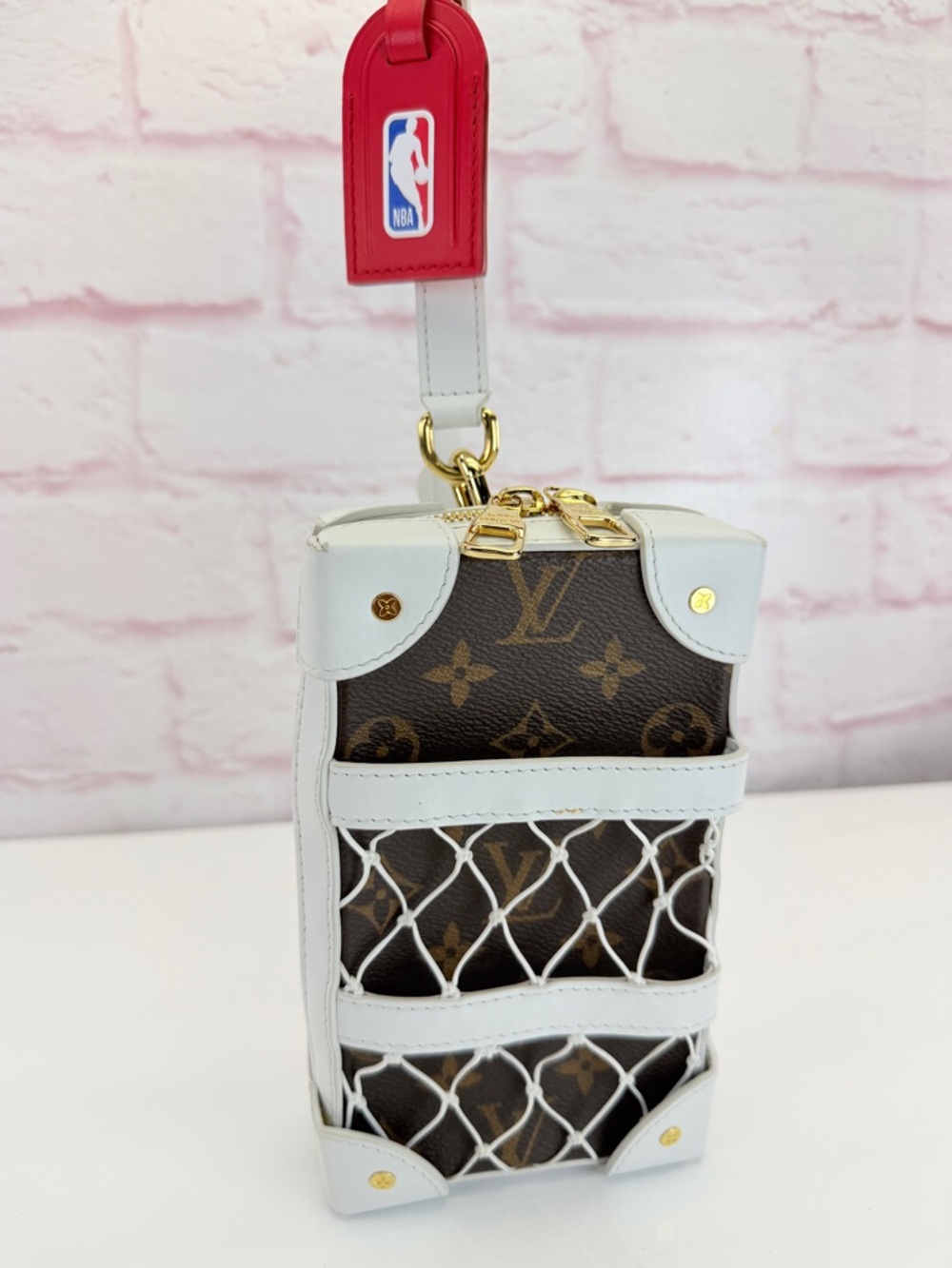 Louis Vuitton Louis Vuitton X NBA Monogram Soft Trunk Phone Box - Picture 2 of 15